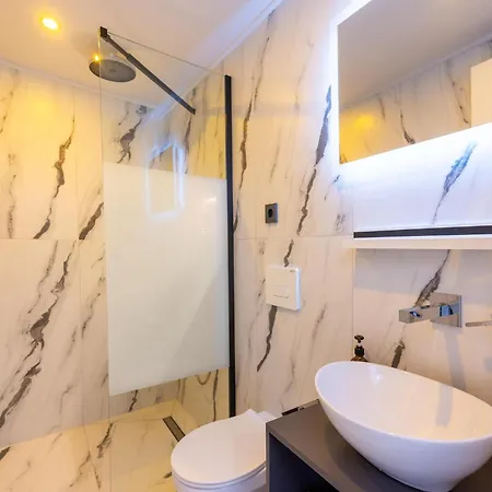 In Near Deutsches Eck Apartamento